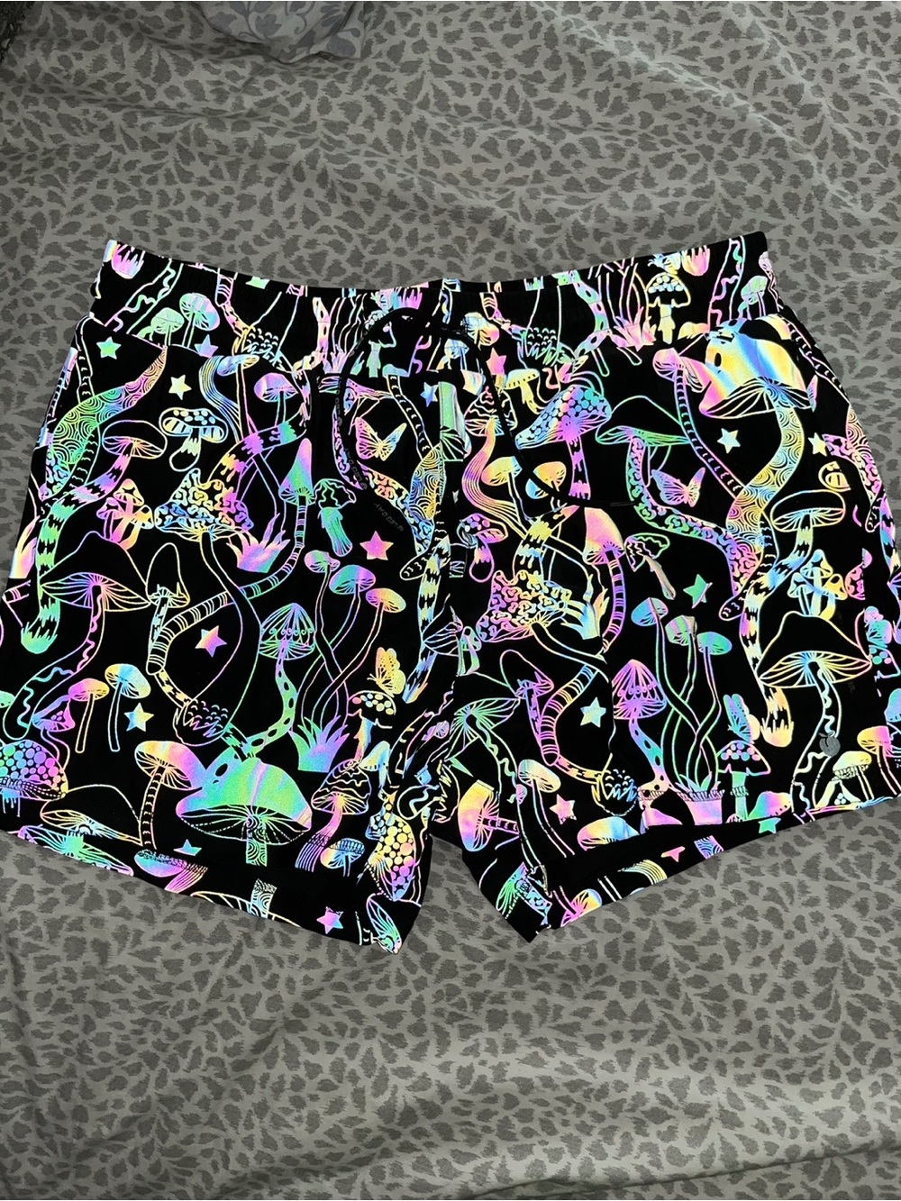 NWT Flexliving Black Psychedelic Mushroom Men’s Shorts (Rare Retired Pattern)